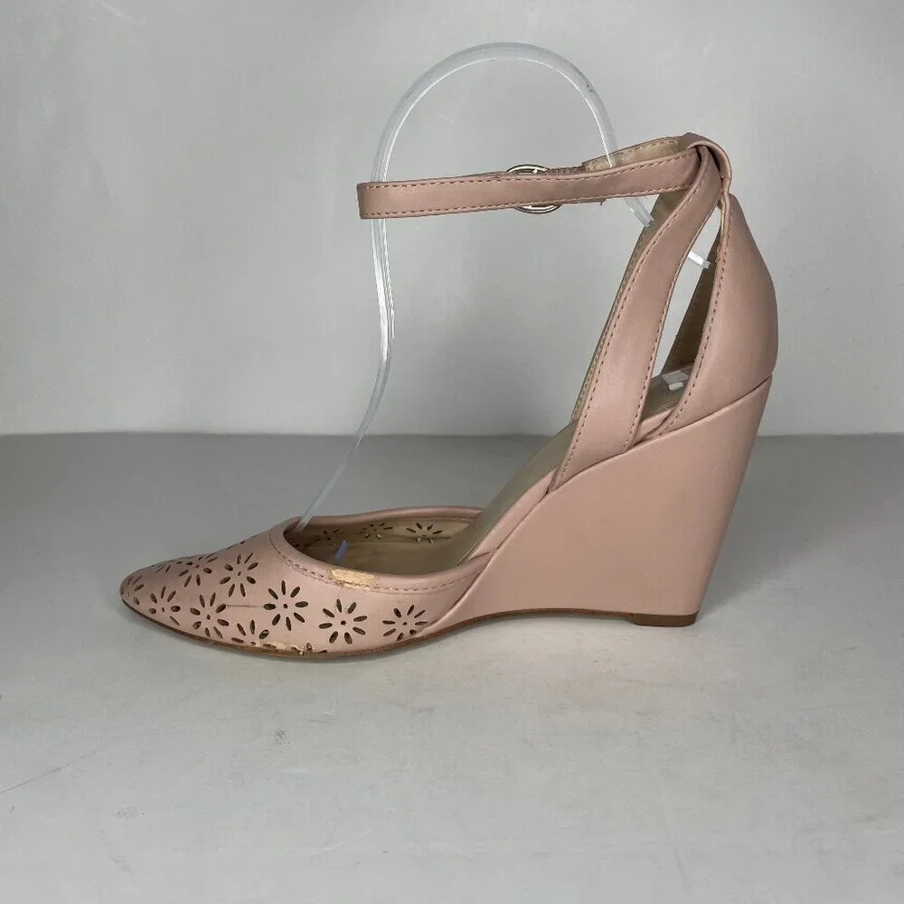 Marc Fisher Barbra Blush Pink Laser Cut Floral Wedge Pumps Ankle Strap Size 7M